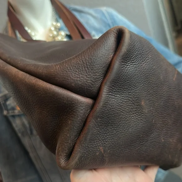 KMM&Co large brown Kodiak leather tote - Picture 12 of 17